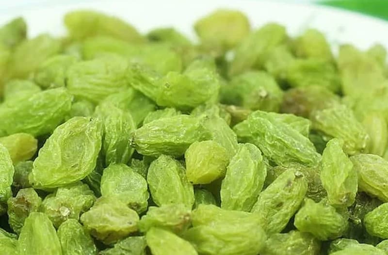 تصویر 2 از کشمش آفتابی کاشمر مرغوب با طعم شیرین طبیعی